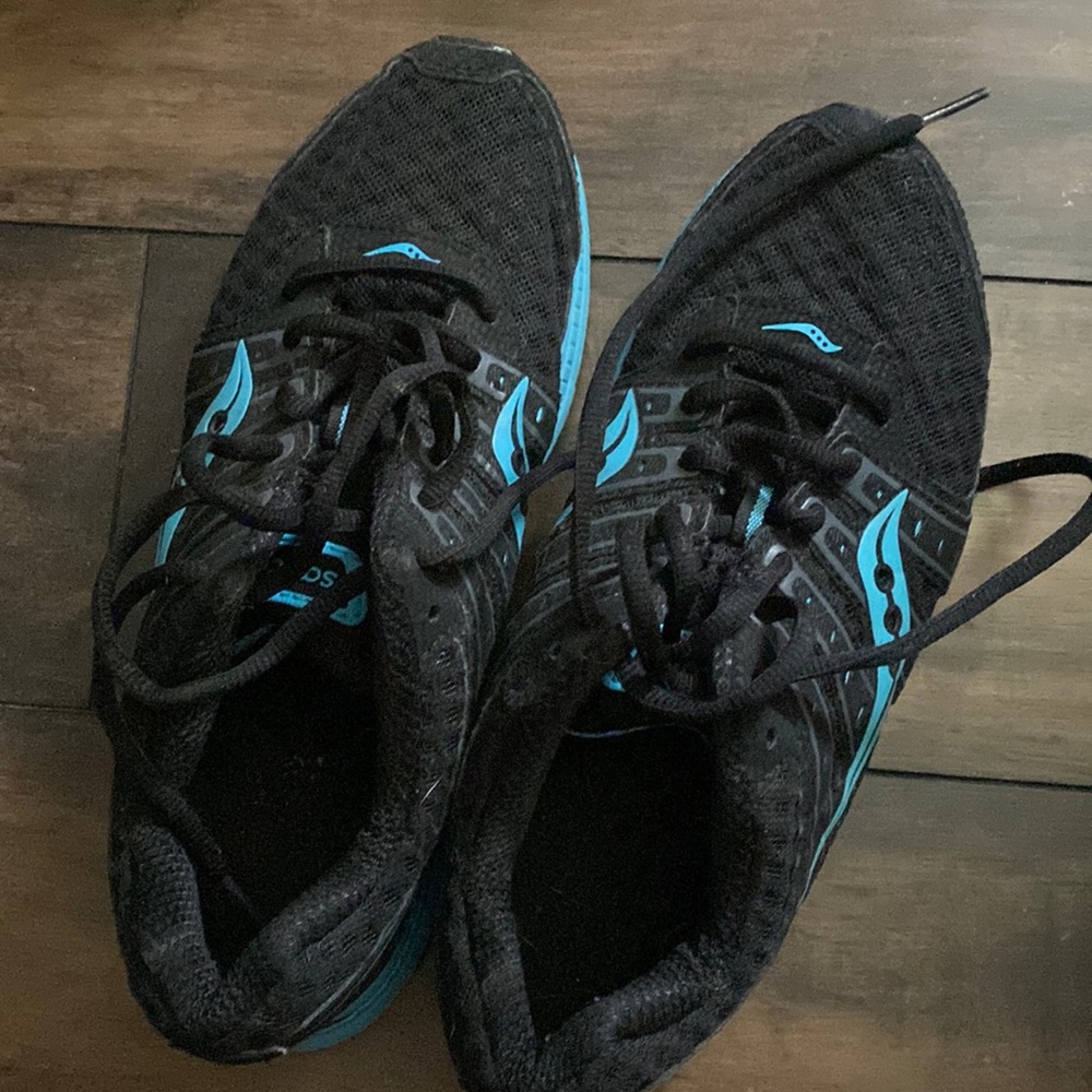 ☮️☮️☮️☮️Womens running shoes saucony hood shape 9/10 ☮️☮️☮️☮️